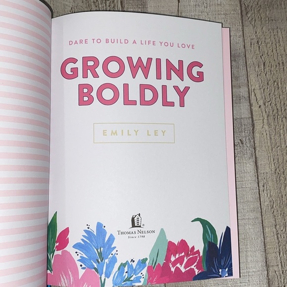 Dare to Build a Life you Love Growing Boldly by Emily Ley - Picture 4 of 13